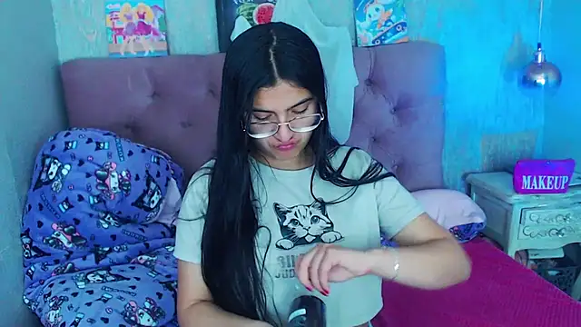 laurenelove online show from October 25, 3:25 am