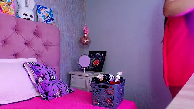 laurenelove online show from February 5, 3:00 am