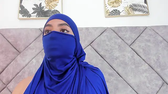 Snapshot of nayiraa_ chatting on March 20, 2:05 am nayiraa online show from March 20, 2:05 am