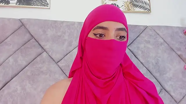 Snapshot of nayiraa_ chatting on March 23, 6:34 pm nayiraa online show from March 23, 6:34 pm