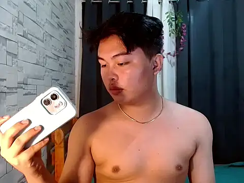 Lustfulljohnx online show from February 18, 11:33 pm