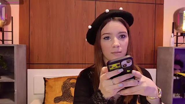 Snapshot of Alison_kisss chatting on March 16, 2:32 pm Alison kisss online show from March 16, 2:32 pm