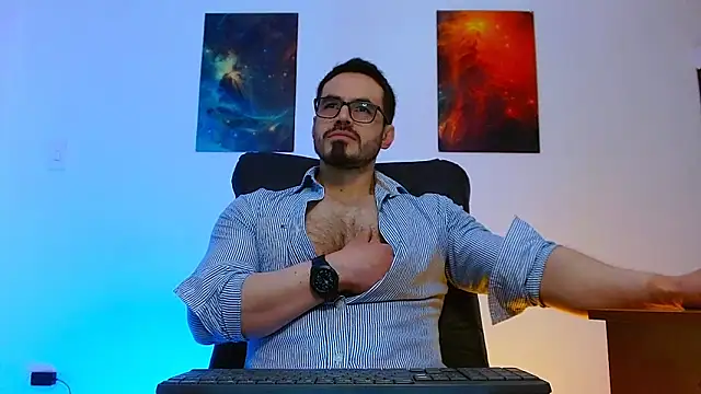 Snapshot of Axel_Lover chatting on October 29, 11:28 pm Axel Lover online show from October 29, 11:28 pm