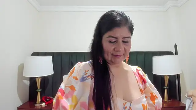 kiraGeiner online show from October 16, 9:54 am