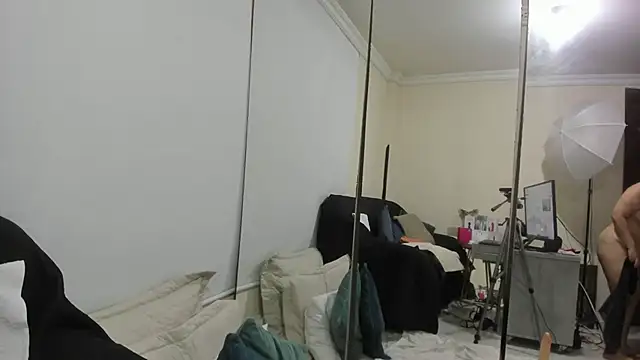 kiraGeiner online show from November 16, 1:28 pm