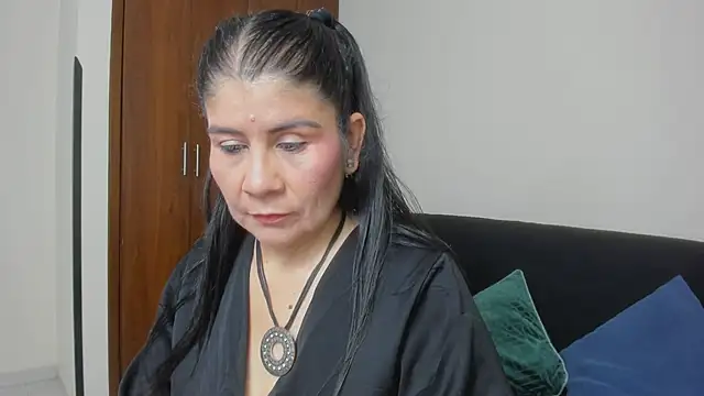 kiraGeiner online show from June 8, 1:09 am