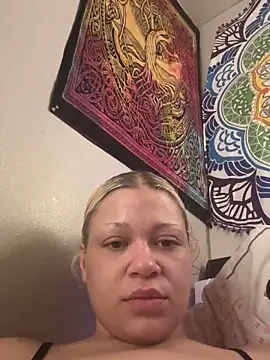 thatgurlred online show from February 11, 6:07 am