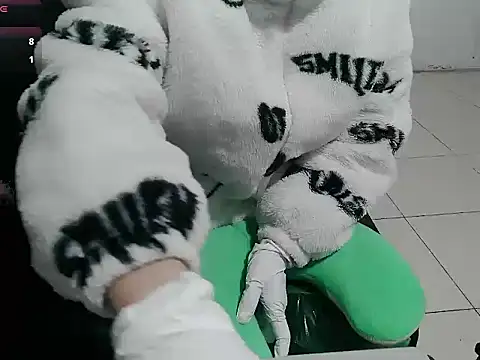 Snapshot of Owe_chan chatting on January 6, 11:51 pm Owe chan online show from January 6, 11:51 pm