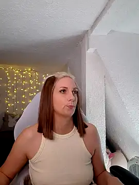 SexyJulia21 online show from March 17, 9:44 am