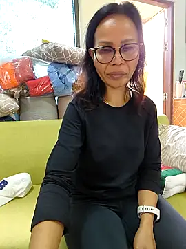 Mama Eva 1 online show from February 5, 1:43 am