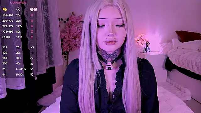 Snapshot of Lein_Bone chatting on February 19, 12:06 am Lein Bone online show from February 19, 12:06 am