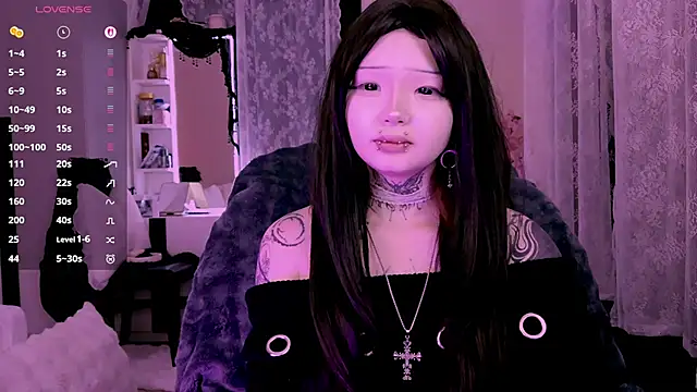 Snapshot of Lein_Bone chatting on April 20, 12:02 am Lein Bone online show from April 20, 12:02 am