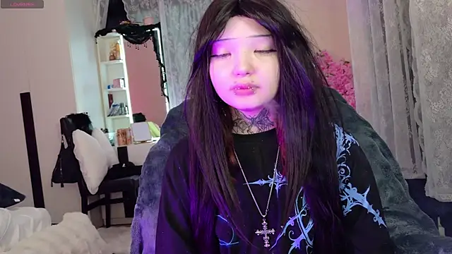 Snapshot of Lein_Bone chatting on April 25, 1:30 am Lein Bone online show from April 25, 1:30 am