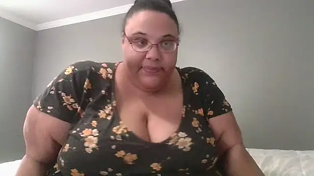 Snapshot of SexyBBW10790 chatting on February 20, 2:17 pm SexyBBW10790 online show from February 20, 2:17 pm