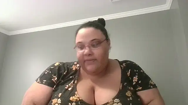 Snapshot of SexyBBW10790 chatting on February 21, 5:47 pm SexyBBW10790 online show from February 21, 5:47 pm