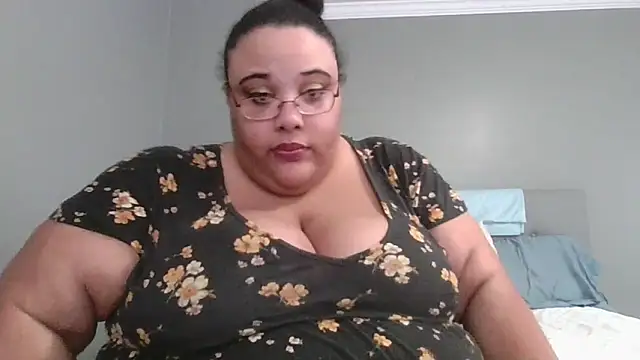 Snapshot of SexyBBW10790 chatting on February 26, 4:17 pm SexyBBW10790 online show from February 26, 4:17 pm
