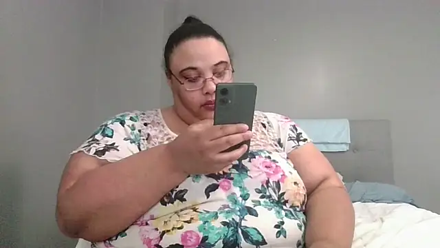 Snapshot of SexyBBW10790 chatting on March 3, 3:18 pm SexyBBW10790 online show from March 3, 3:18 pm