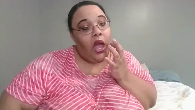 Snapshot of SexyBBW10790 chatting on March 14, 12:10 pm SexyBBW10790 online show from March 14, 12:10 pm