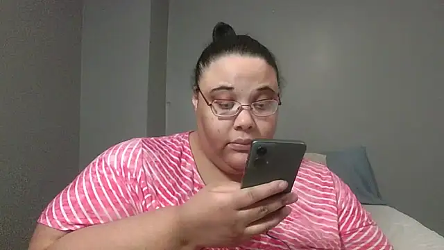 Snapshot of SexyBBW10790 chatting on March 17, 12:08 pm SexyBBW10790 online show from March 17, 12:08 pm