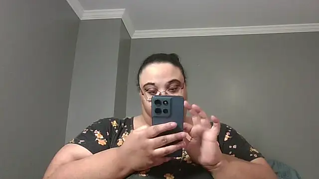 Snapshot of SexyBBW10790 chatting on March 18, 12:08 pm SexyBBW10790 online show from March 18, 12:08 pm