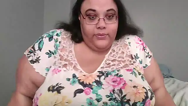 SexyBBW10790 online show from April 24, 2:08 pm
