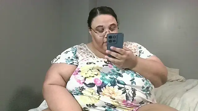 SexyBBW10790 online show from April 27, 2:20 am
