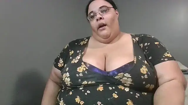 SexyBBW10790 online show from April 29, 2:04 am