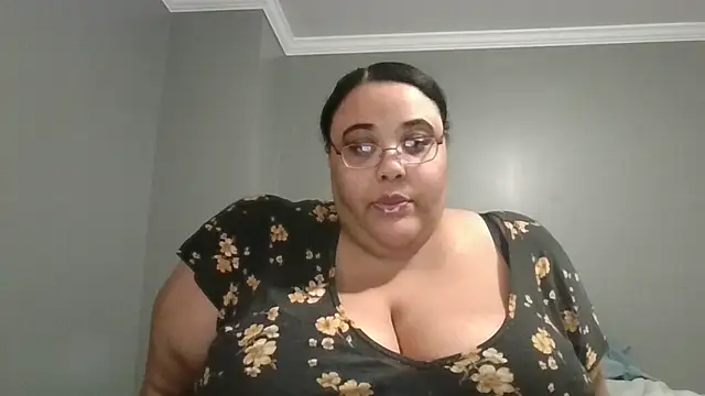 SexyBBW10790 online show from May 1, 11:31 pm
