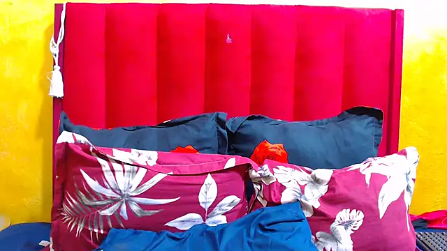 Snapshot of Candycrush2555 chatting on November 2, 6:05 am Candycrush2555 online show from November 2, 6:05 am