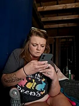 Snapshot of BDWhiteboy69 chatting on April 5, 7:49 am BDWhiteboy69 online show from April 5, 7:49 am