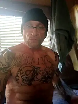 ShawnandDani7074 online show from December 16, 5:51 pm