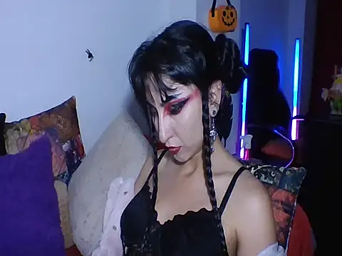 a miss online show from October 31, 4:24 am