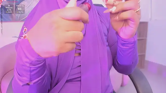 Snapshot of yasmin_elite chatting on March 28, 10:48 am yasmin elite online show from March 28, 10:48 am