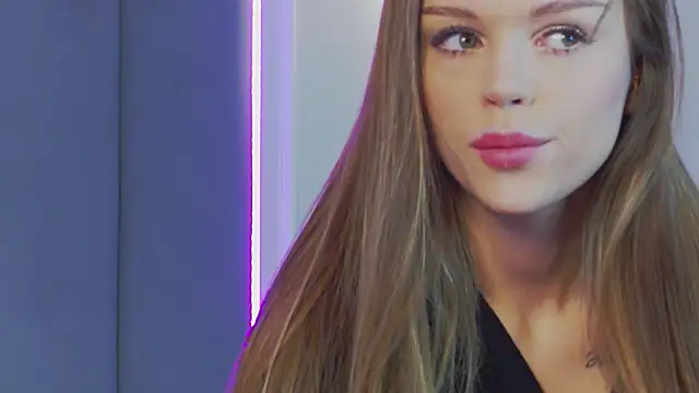 Snapshot of MarilynNova chatting on January 12, 4:50 am MarilynNova online show from January 12, 4:50 am