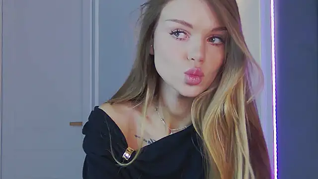 Snapshot of MarilynNova chatting on January 16, 4:38 am MarilynNova online show from January 16, 4:38 am