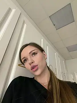 Snapshot of MarilynNova chatting on January 17, 4:17 am MarilynNova online show from January 17, 4:17 am