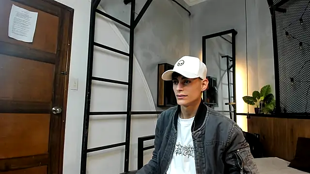 Snapshot of Dani_mc1 chatting on November 8, 11:43 am Dani mc1 online show from November 8, 11:43 am