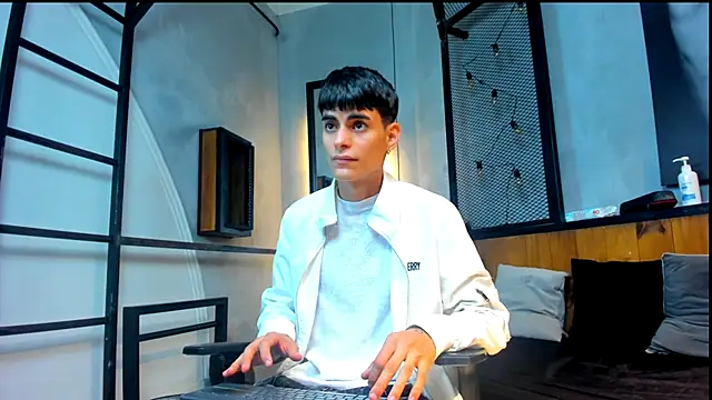 Snapshot of Dani_mc1 chatting on November 20, 11:54 am Dani mc1 online show from November 20, 11:54 am