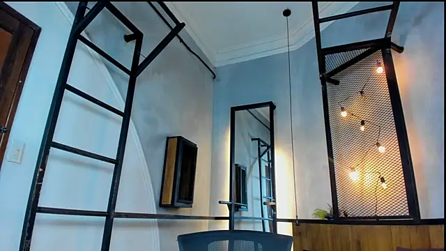 Snapshot of Dani_mc1 chatting on November 24, 11:32 am Dani mc1 online show from November 24, 11:32 am