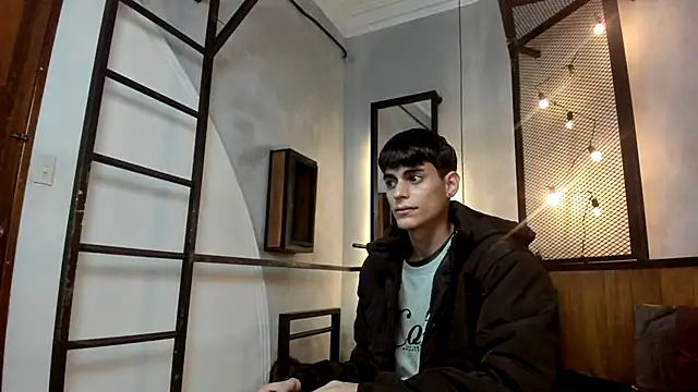 Snapshot of Dani_mc1 chatting on December 2, 11:37 am Dani mc1 online show from December 2, 11:37 am