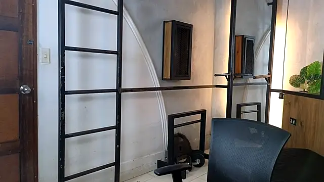 Snapshot of Dani_mc1 chatting on December 19, 11:39 am Dani mc1 online show from December 19, 11:39 am