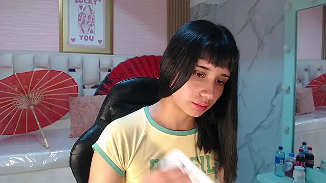 Snapshot of allyssa_bellini_s chatting on September 25, 8:34 pm allyssa bellini s online show from September 25, 8:34 pm