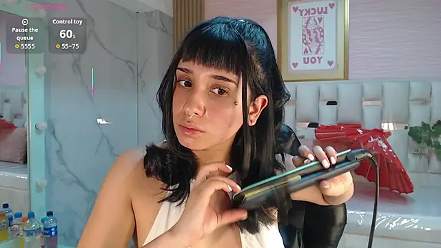 Snapshot of allyssa_bellini_s chatting on September 26, 8:24 pm allyssa bellini s online show from September 26, 8:24 pm