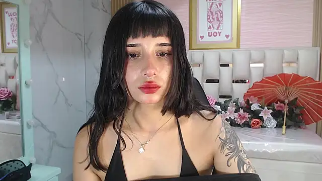 Snapshot of allyssa_bellini_s chatting on December 16, 8:14 pm allyssa bellini s online show from December 16, 8:14 pm