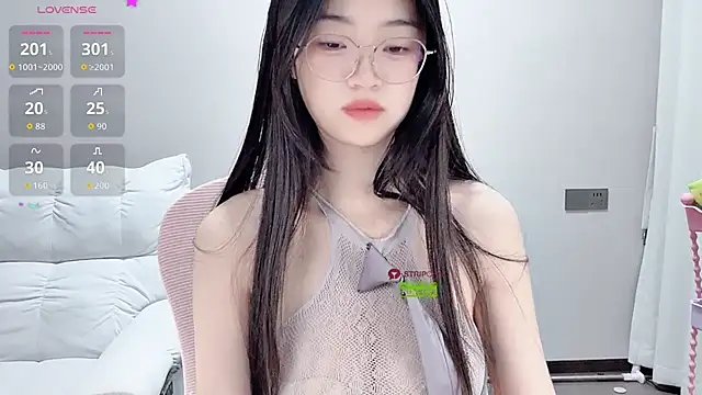 Lgsander  online show from October 27, 12:58 am