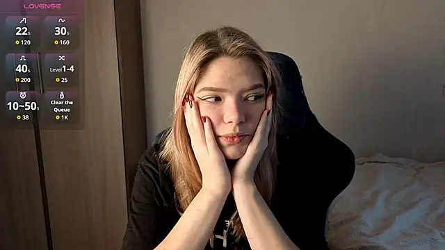 Snapshot of KatanaSVibe chatting on October 29, 11:45 am KatanaSVibe online show from October 29, 11:45 am