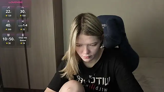 Snapshot of KatanaSVibe chatting on December 1, 1:05 pm KatanaSVibe online show from December 1, 1:05 pm