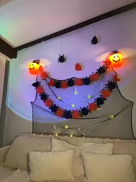 Snapshot of LINA_ALL_EYES_ON_YOU chatting on October 30, 9:48 pm LINA ALL EYES ON YOU online show from October 30, 9:48 pm