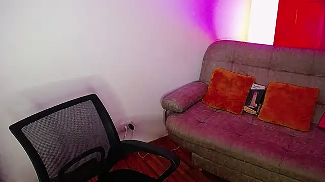 Snapshot of Noha_Lux chatting on September 30, 12:43 pm Noha Lux online show from September 30, 12:43 pm