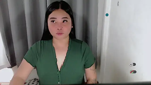 Yhana Slut online show from September 24, 11:13 am
